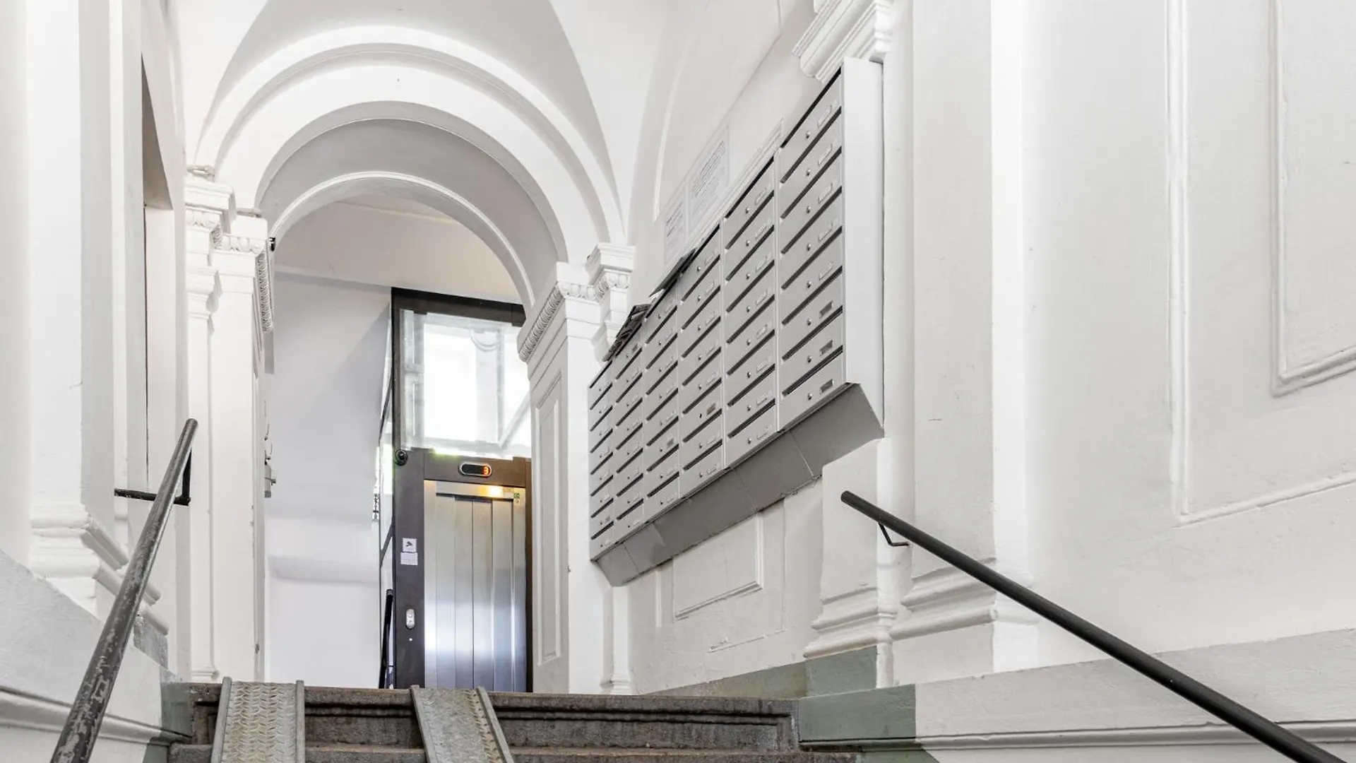Charming Loft Studio Near Metro & Old Town Prague