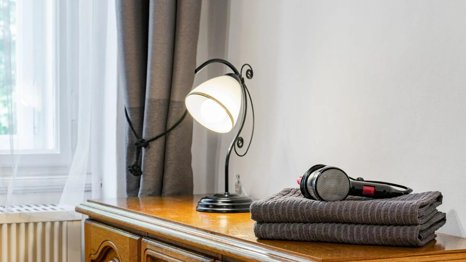Charming Loft Studio Near Metro & Old Town 프라하 체코